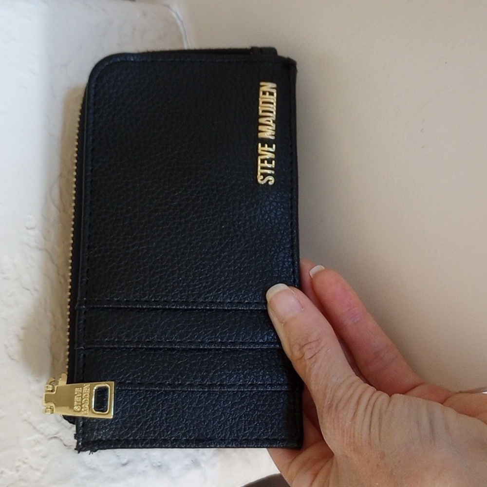 Steve Madden Black Card Wallet - Picture 5 of 5